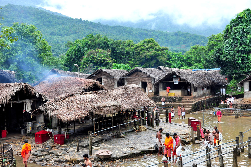 akkare kottiyoor temple